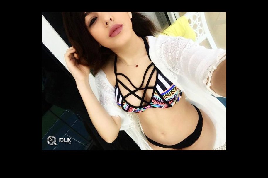 Pooja-Bedi-Daughter-Aalia-Latest-Hot-Photos